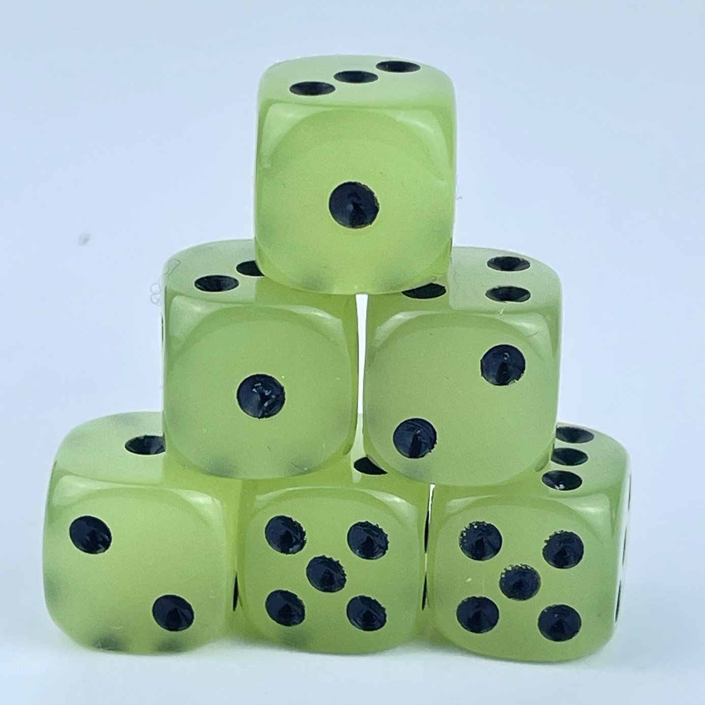 8pcs Luminous Game Dice for Nightclubs and Bars